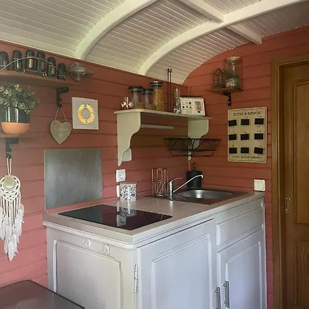 Roulotte En Bois Sud France *