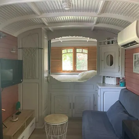 Roulotte En Bois Sud France *